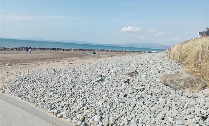 Wheelchair access onto Llandanwg beach